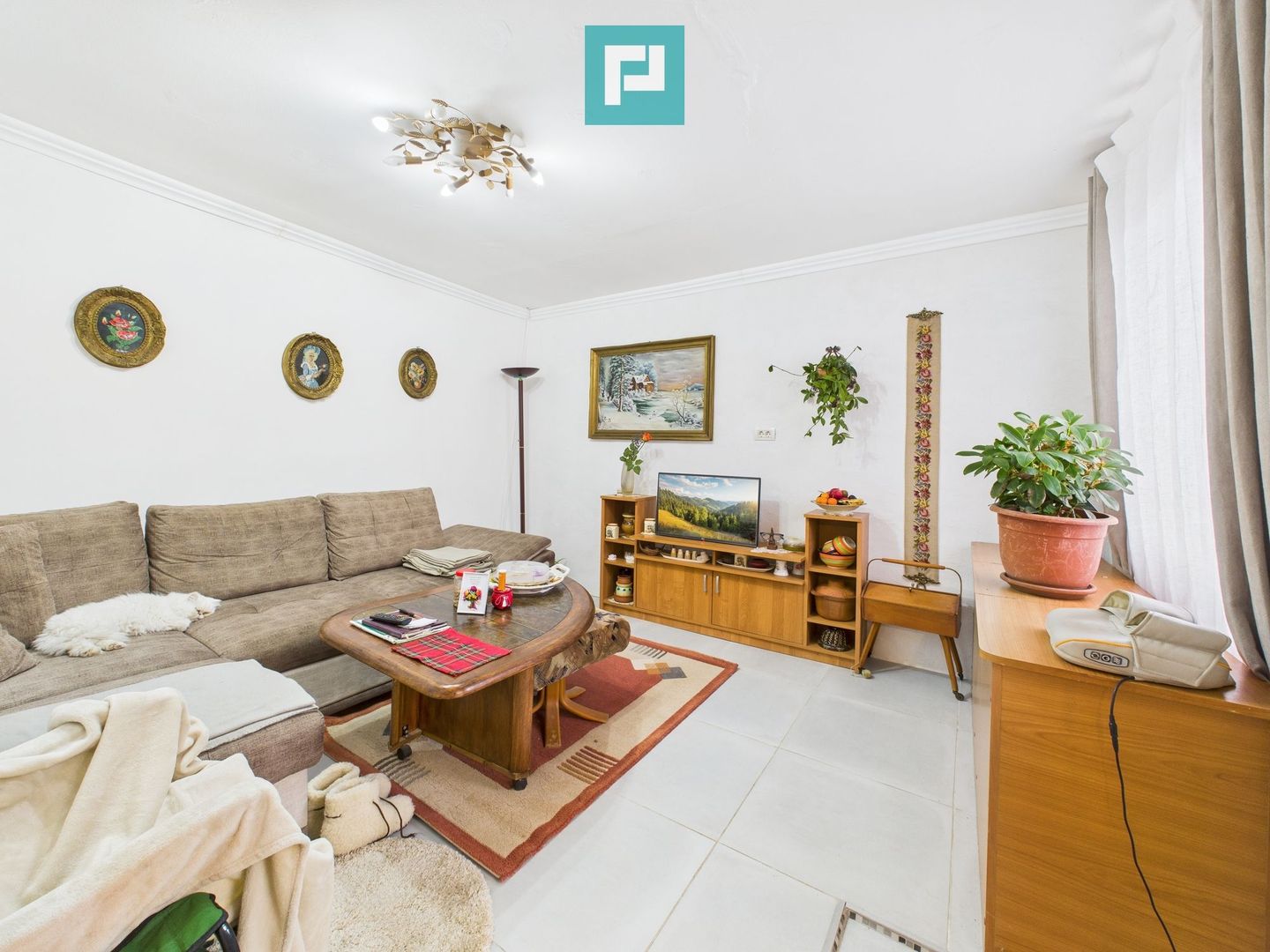 Casă renovată în localitatea Comănești, Arad - Poză 18