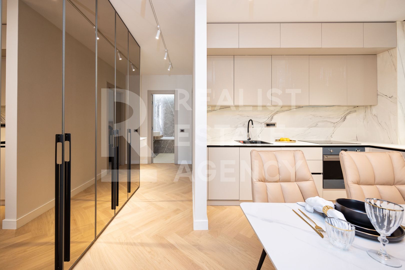 Vânzare, apartament cu 2 camere, zona Voluntari - Poză 5