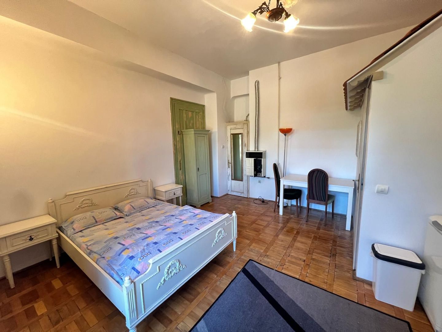 Garsoniera cu terasa proprie in vila interbelica | 20 mp + 16 mp terasa | Centru - Poză 2