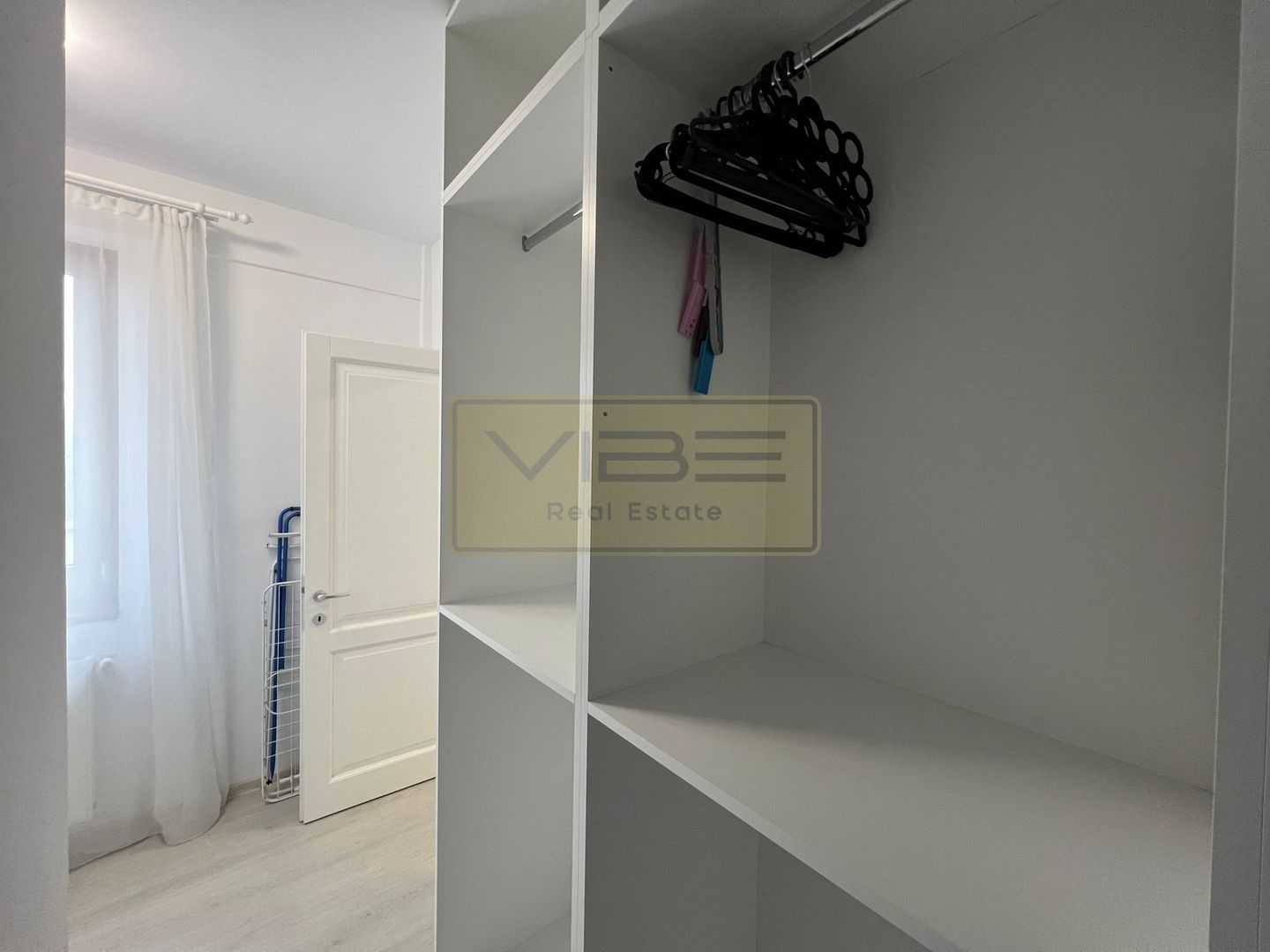 Apartament 2 camere mobilat/intabulat  Galata -  1km Belvedere - Poză 14