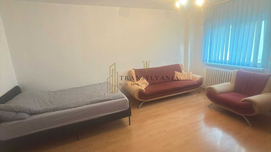 Apartament 4 camere, decomandat - Poză 1