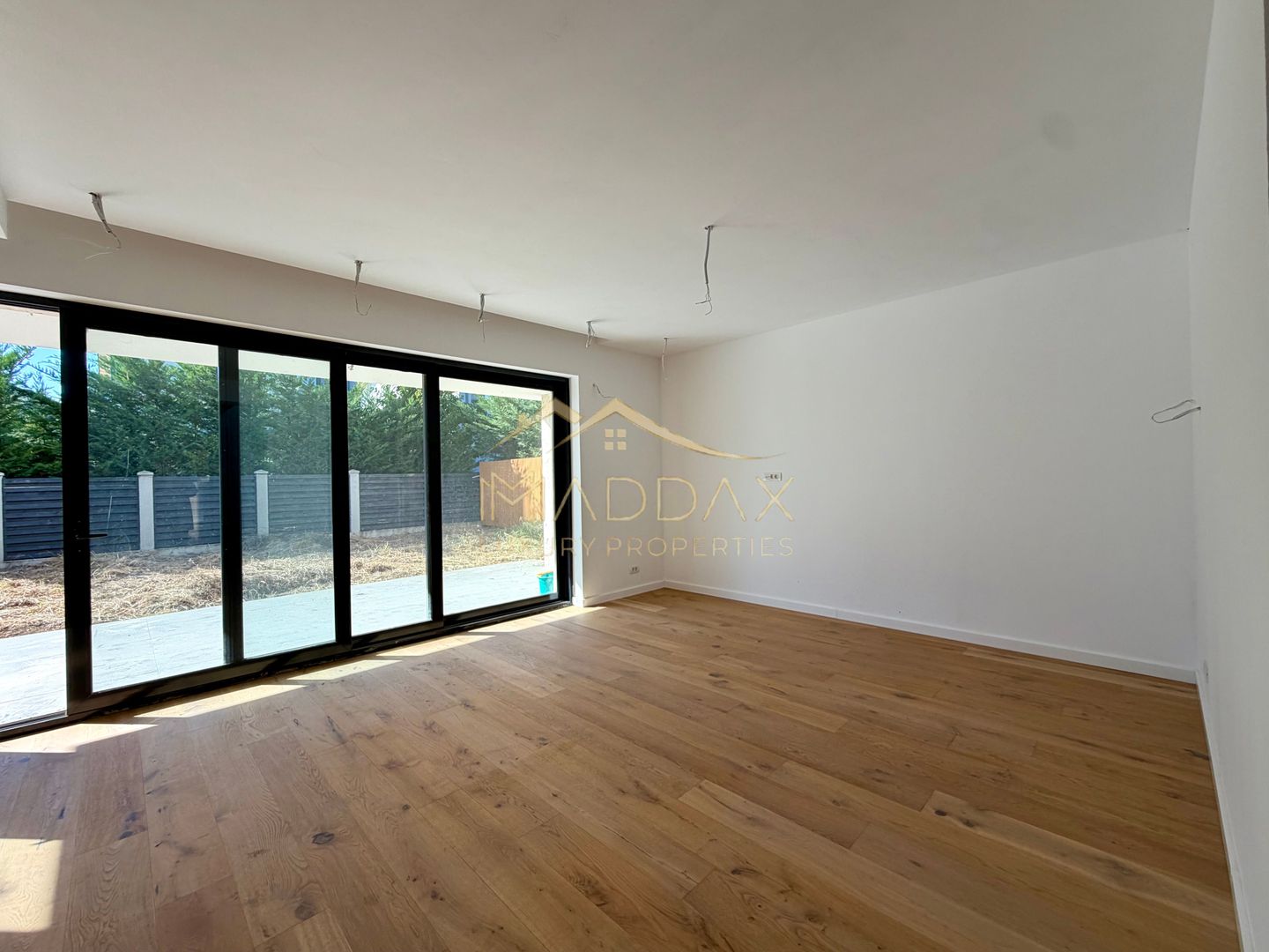 Vila Mediteraneana P+1E // 5 camere / 136 mp utili /garaj / Tunari - Poză 16