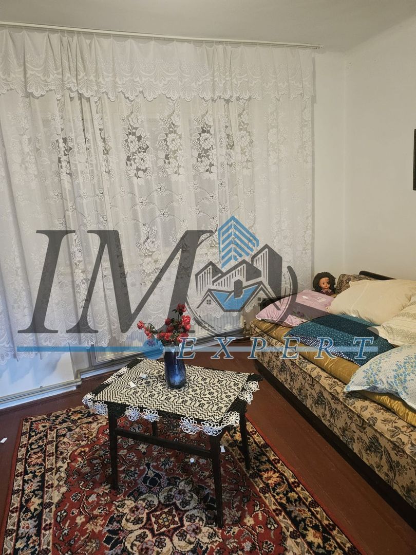 Casa de Vanzare in zona centrala in Geoagiu - Poză 2