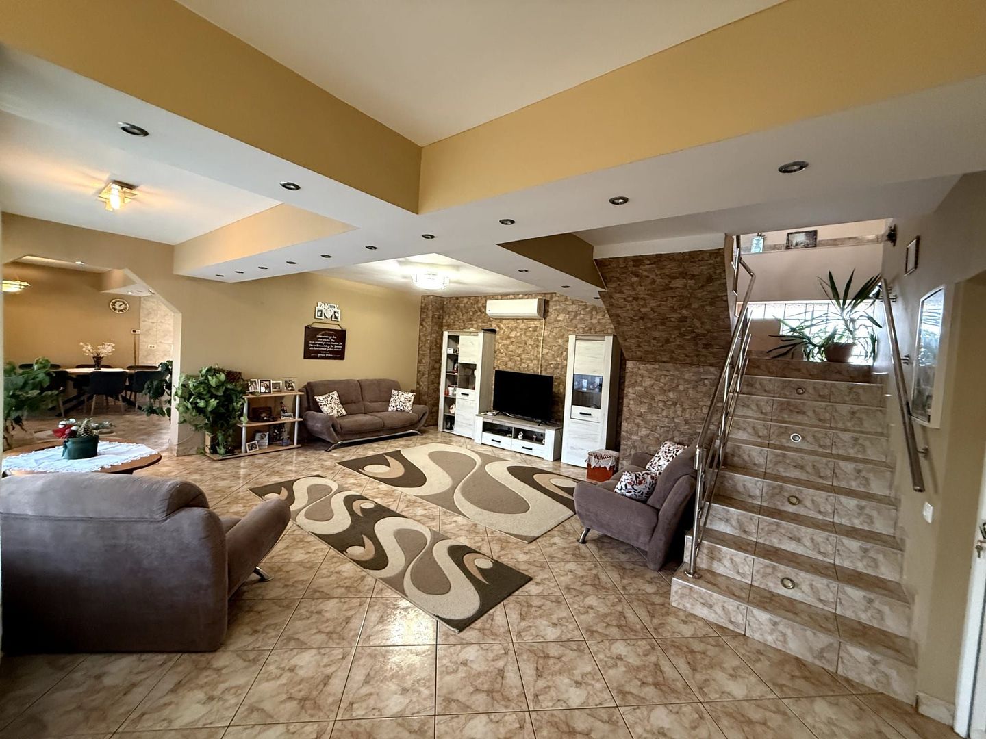 Proprietate impresionanta de vanzare cu mult teren in Santandrei - Poză 11