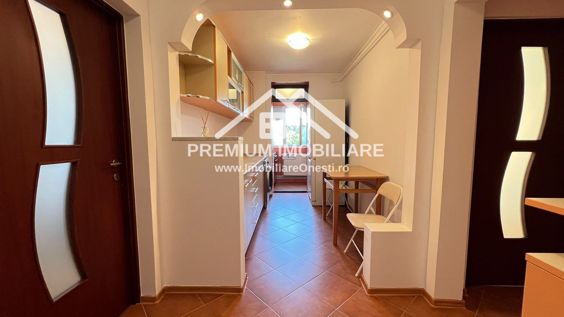 Apartament 2 camere decomandate Zona de Sus - Poză 6