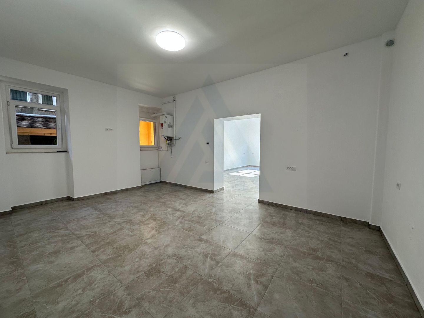 Spatiu comercial 86,8 mp utili vitrina stradala zona Ultracentrala - Poză 4