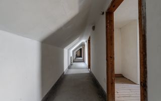 Clădire potrivită pentru proiecte educaționale sau de îngrijire - Poză 4