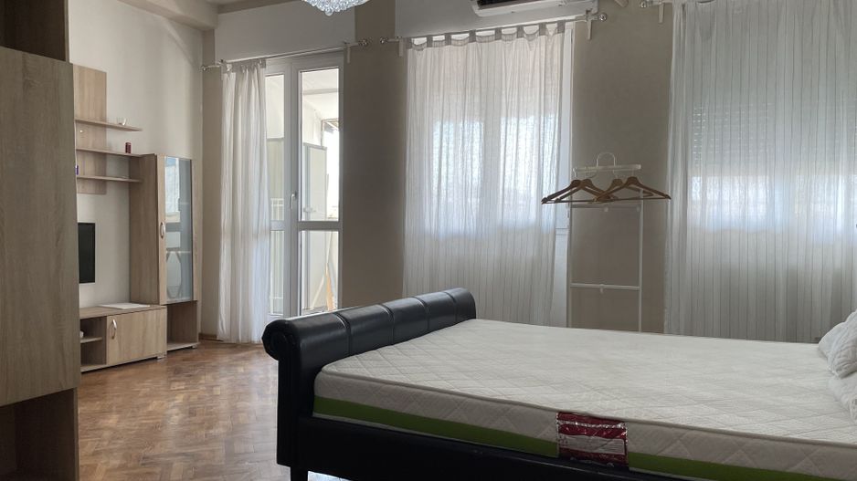 Apartament Calea Victoriei nr 208, risc 1, vedere stradala. - Poză 3