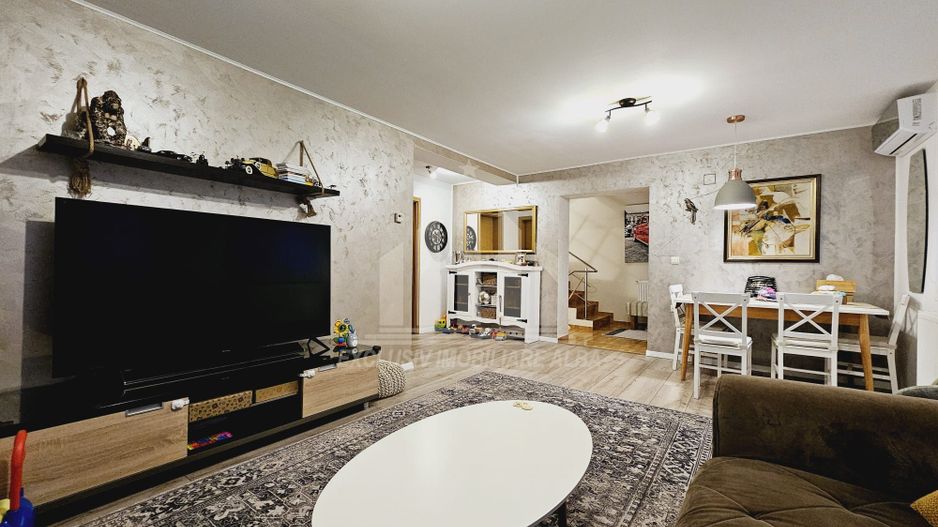 Apartament cu 3 camere de vanzare, Alba-Micesti - Poză 1