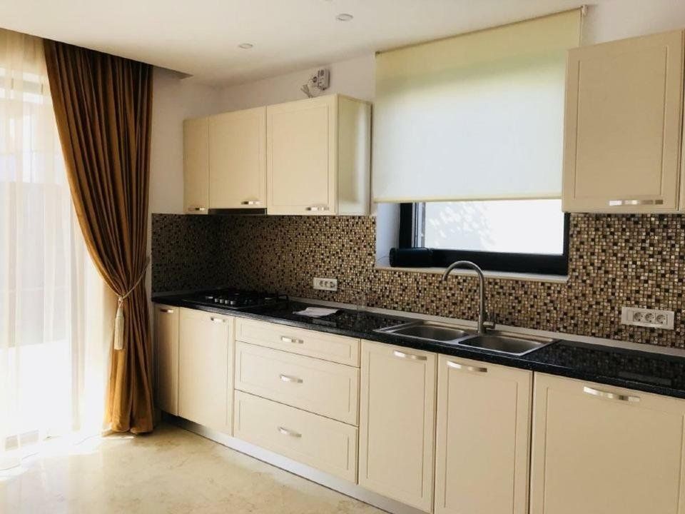 Vilă Elegantă || 5 camere || Oxford Gardens - Poză 11