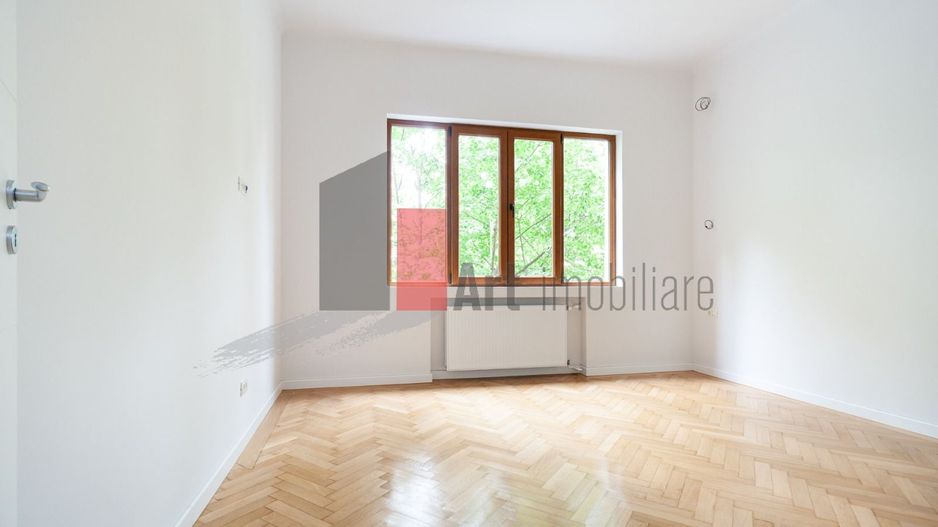 Apartamentul "ZORAGARRIA", Armeneasca,finisat lux, PRIMII LOCATARI DUPA RENOVARE - Poză 3