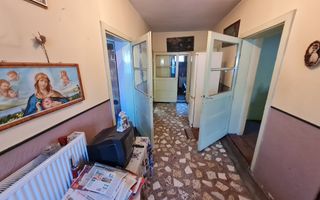 Casa 4 camere, 93 mp Construit, Teren 468 mp, Zona Cetate - Poză 4