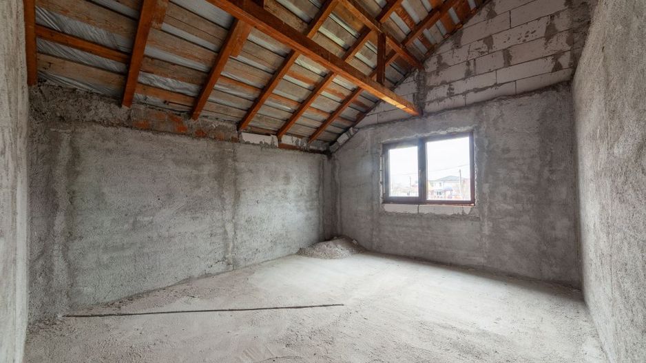 Casa sptioasa cu potential real in Maracineni la 5 pasi de Pitesti-Arges! - Poză 9