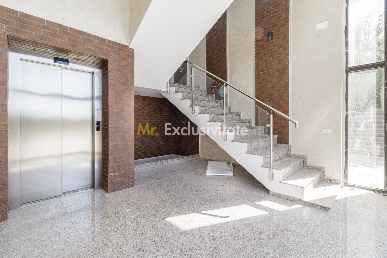 Spatiu comercial de la 14 euro de inchiriat Amber Forest Plaza - Poză 17