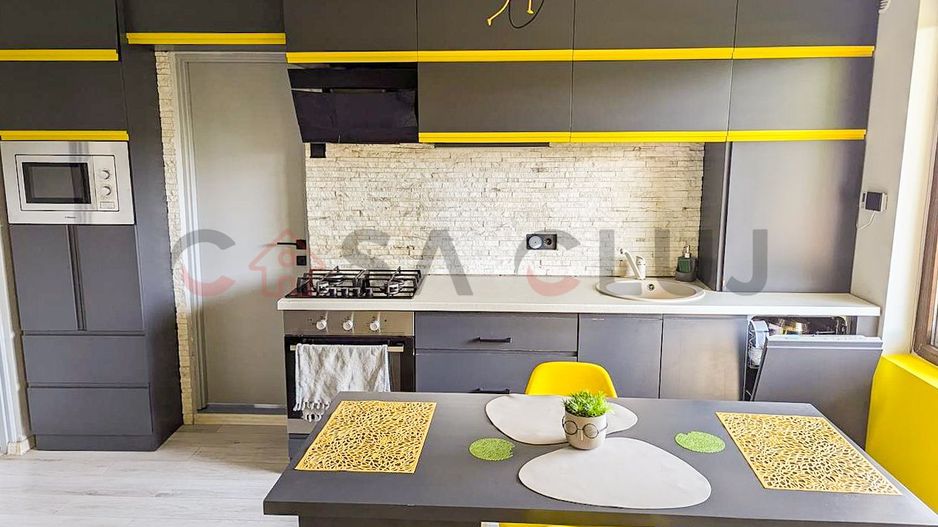 La cheie, cu doua locuri de parcare, ferit de agitatie si aglomeratie - Poză 3