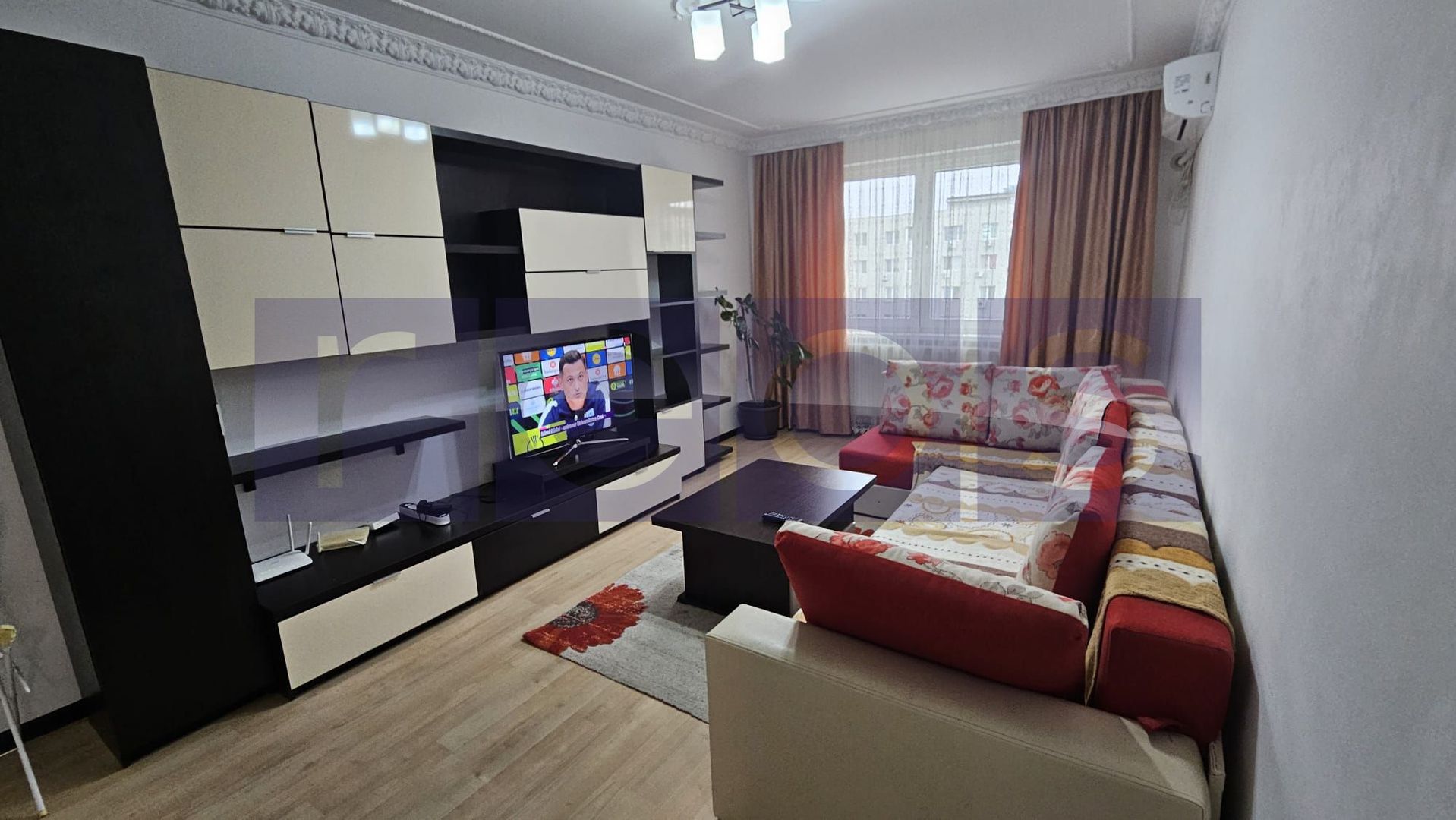 DE INCHIRIAT APARTAMENT 3 CAMERE 75 MP | BLD GHENCEA-BRASOV | METROU - Poză 3