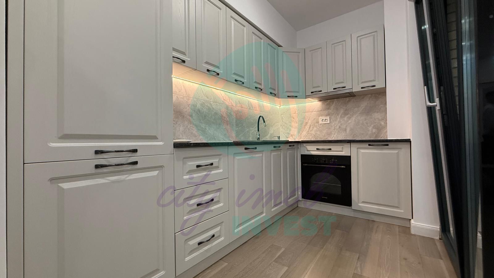 Apartament modern | Universitate | Terasă | Ideal locuință, cabinet sau birou - Poză 3