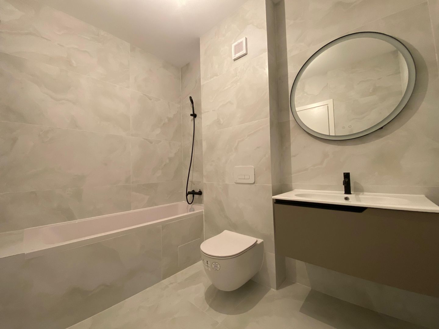 Apartament 3 camere Pipera | Loc De Parcare Inclus In Pret - Poză 10