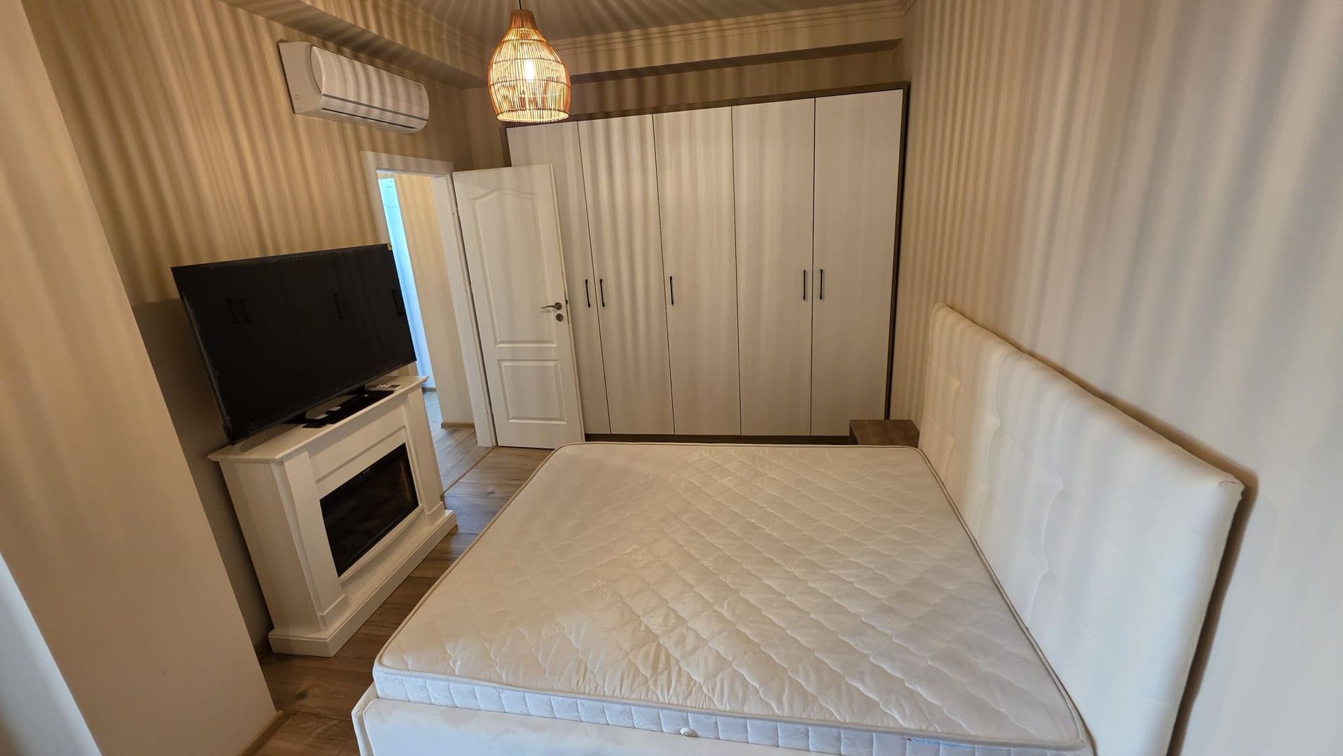 AP. 2 CAMERE- DECEBAL, PET-FRIENDLY, PARCARE INCLUSA, CENTRALA PROPRIE - Poză 3