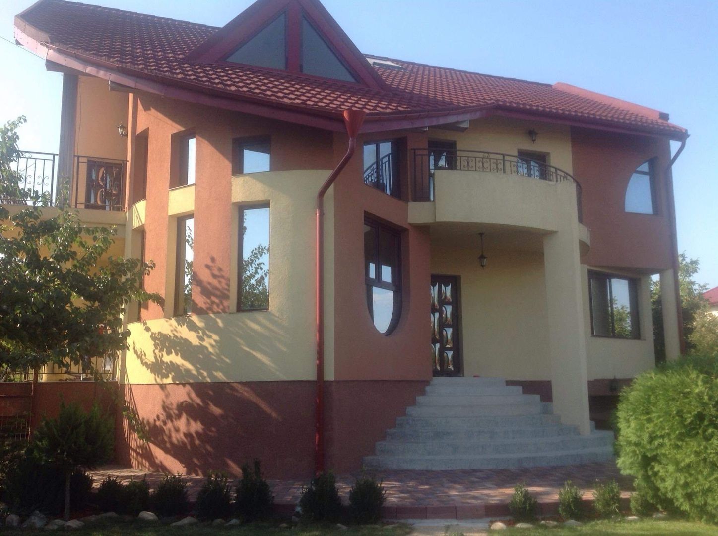 Vanzare vila 300mp,D+P+E+M,Iasi Belvedere-Rond Vechi,teren 550 mp - Poză 1