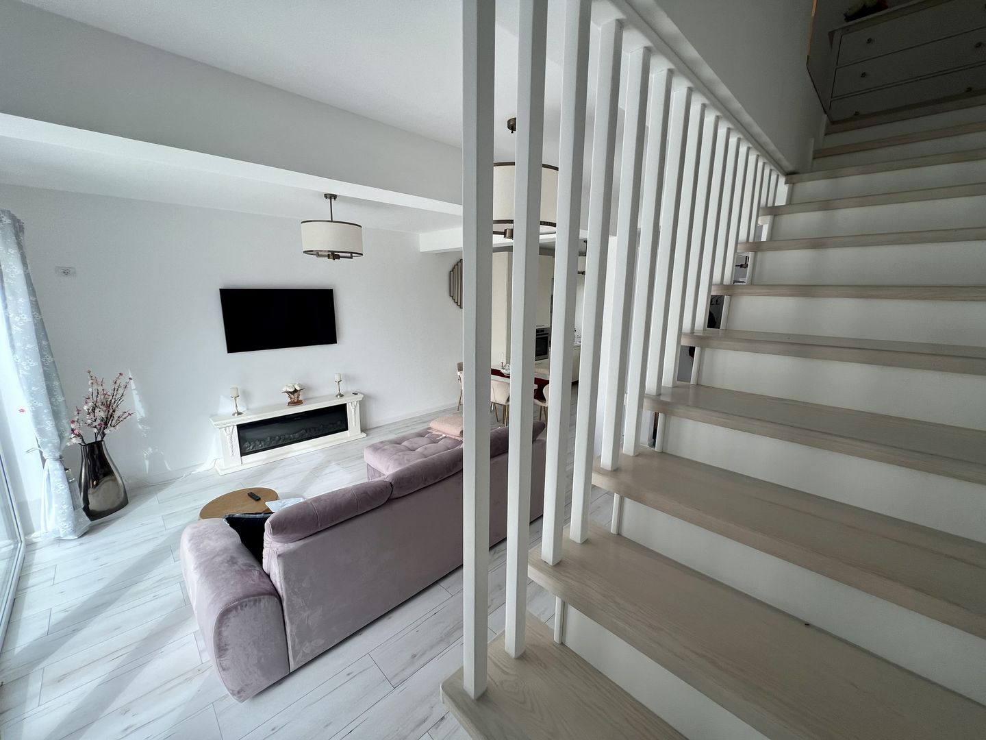 PROIECT DEOSEBIT - Poză 3