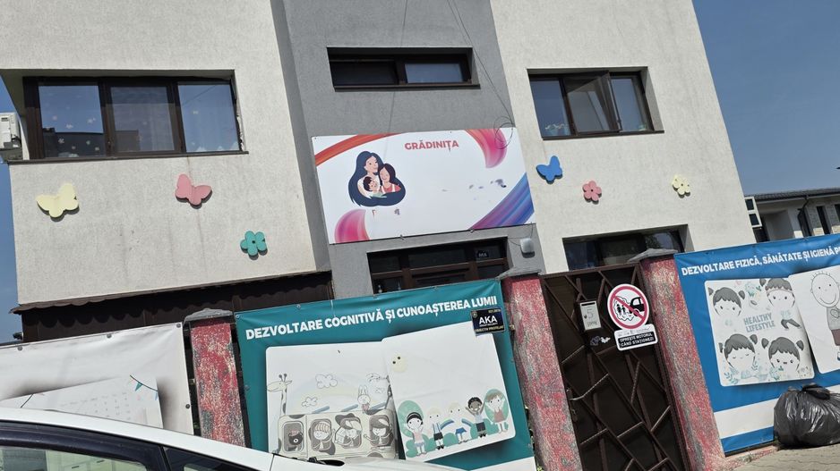 Vila spatioasa zona Megaimage  Tunari - Poză 2