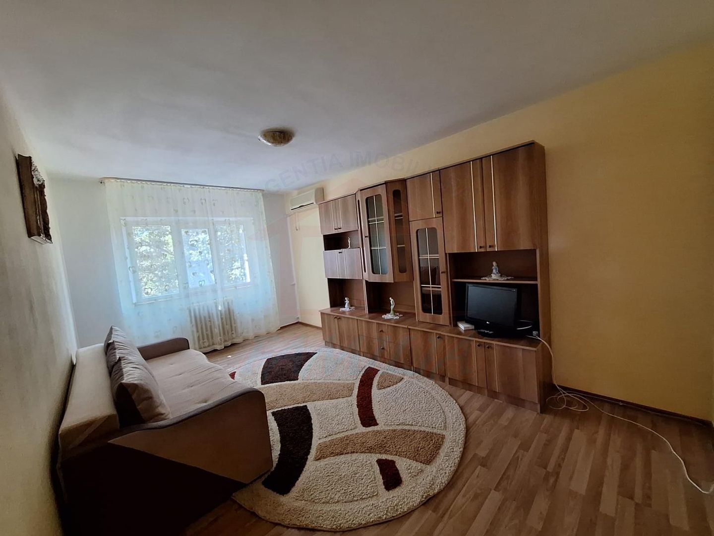 🏛️ De închiriat 2 camere, Micro 20, 350 euro/luna - Poză 2