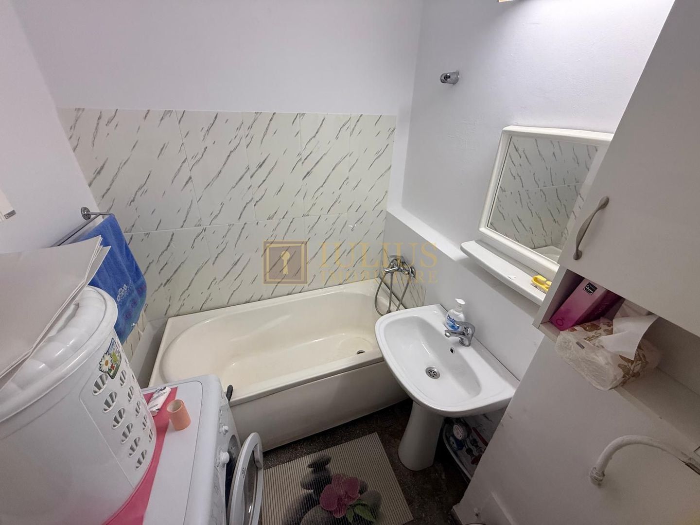 2 camere| cu vedere catre Bega-zona superba| apartament frumos, costuri mici| - Poză 14