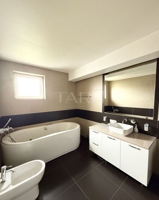 Apartament elegant singur pe nivel în zona The Office Cluj-Napoca. - Poză 14