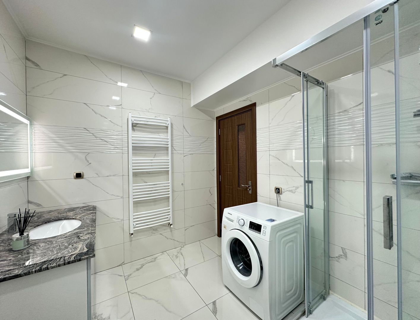 Vând apartament 3 camere 3 minute de Coresi complex ISARAN - Poză 22