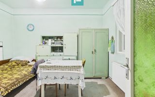 Casă cu 4 camere toate utilitățile și 1150mp teren - Poză 13