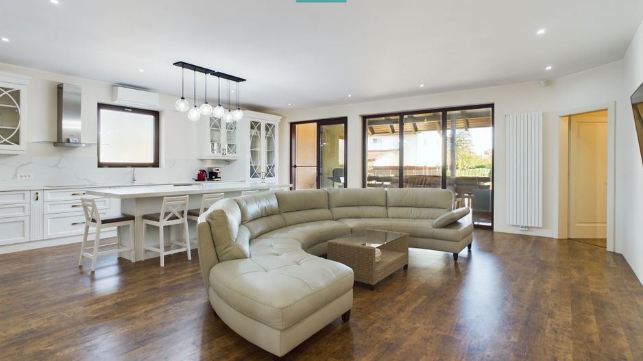 Vilă la sol cu 3 camere în Pârneava - Poză 1