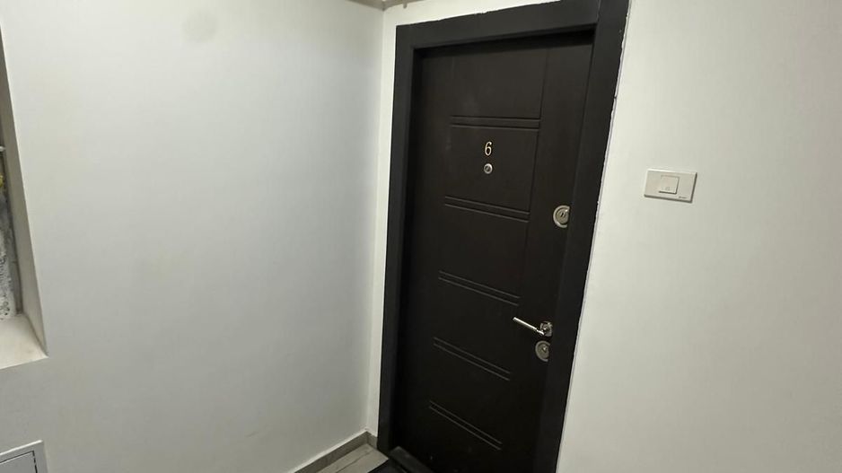 Apartament Finalizat,suprafata generoasa,loc de parcare,in fata statie STB. - Poză 1