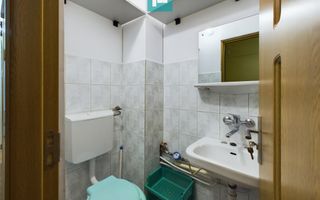 Apartament cu 3 camere în Zona 300 - Poză 9