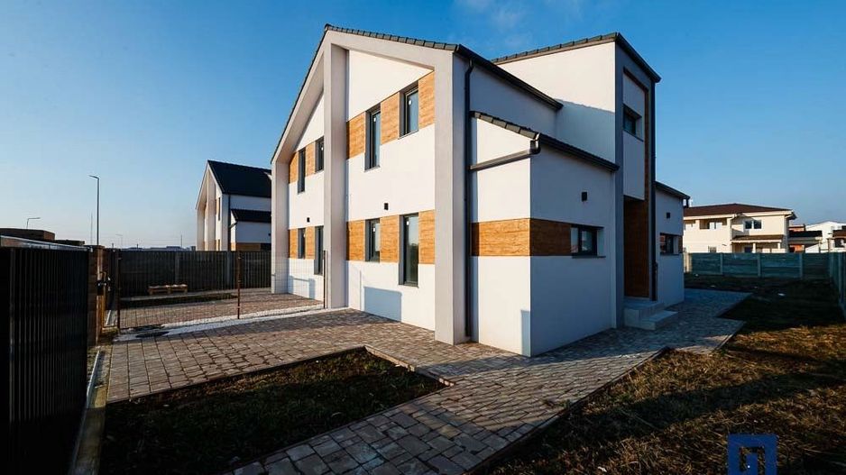 Duplex cu 4 camere si teren generos de 352 mp – Mosnita Noua - Poză 23