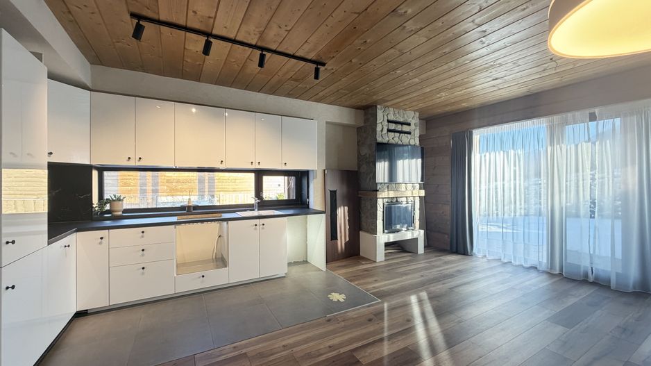 Casă de vacanță modernă într-un cadru natural deosebit – Râșnov - Poză 4