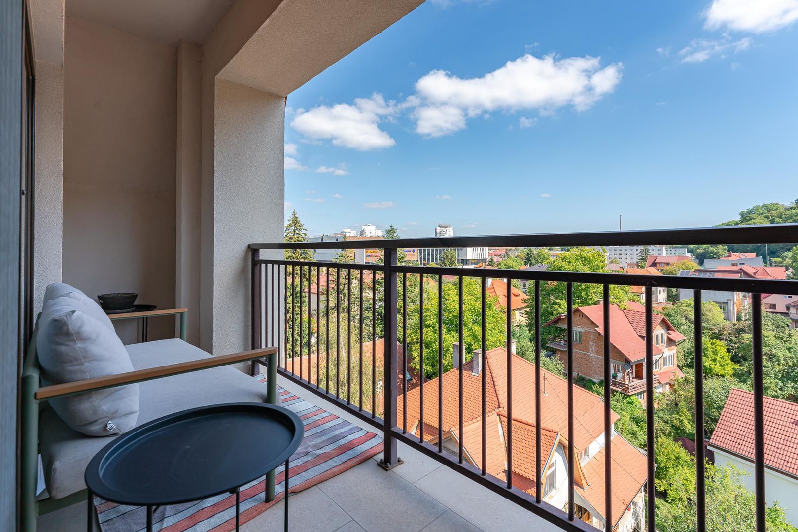 Mobilat și utilat modern, cu două locuri de parcare subterane - Poză 10