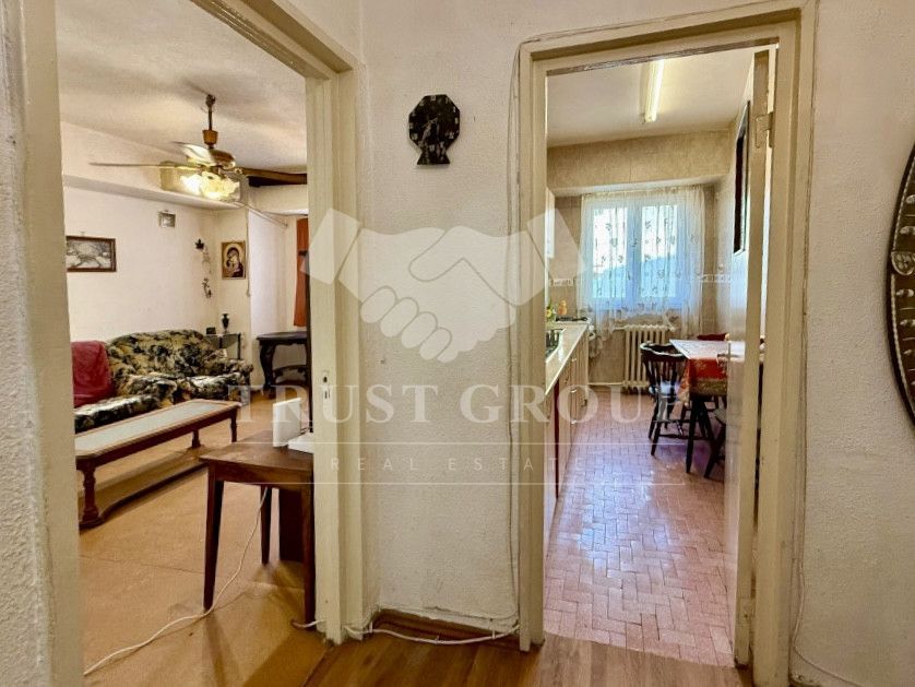 Apartament 3 camere Titulescu-Banu Manta | Imobil 1978 | Vedere spate - Poză 15