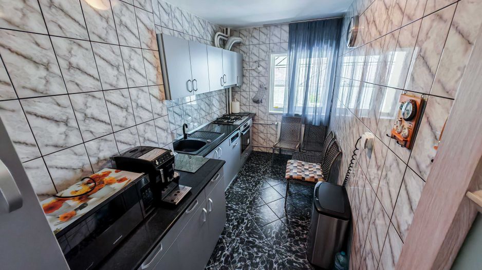 Apartament 3 camere, 76mp, 2 balcoane, 2 bai, bloc '81 – Dristor - Poză 3
