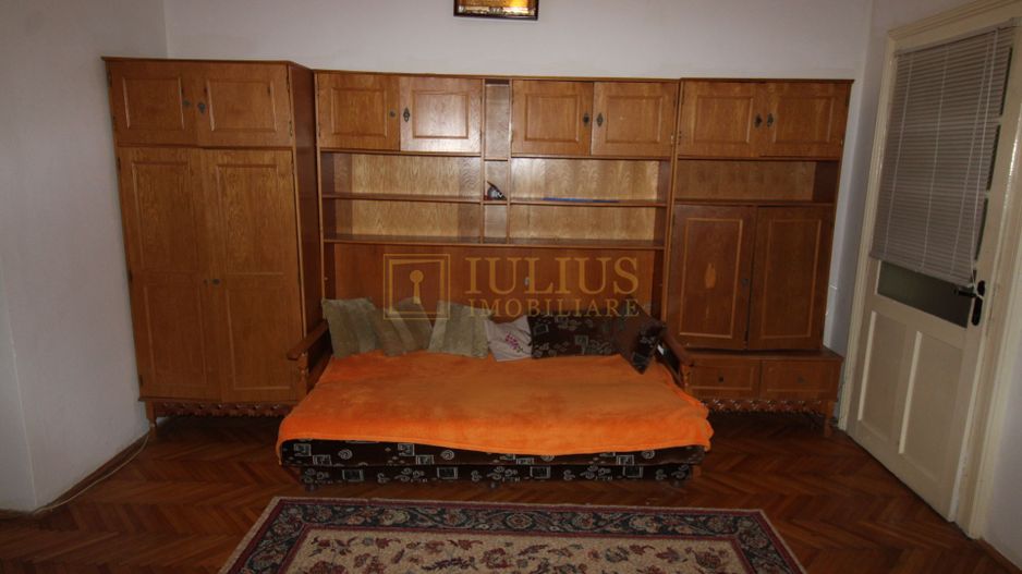 ideal pentru studenti sau o familie, cladire istorica, centrala proprie - Poză 11