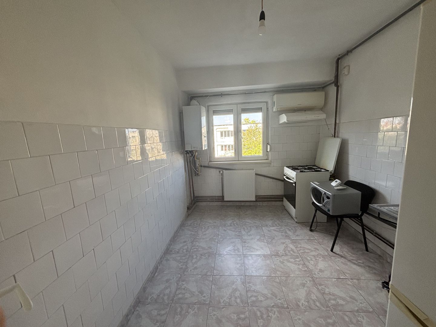 Decomandat si spatios aproape de Spitalul Judetean - Poză 9