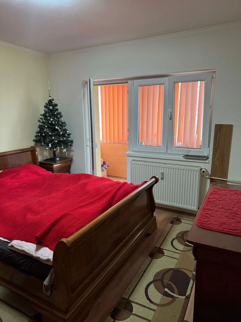 Vand apartament 3 camere, Zona Soarelui, Mobilat si Utilat, Garaj in baterie - Poză 3