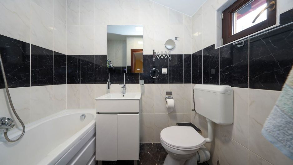 Casă deosebită de vânzare în centrul Brașovului - Poză 45