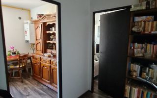vand  apartament 2 camere, zona centrala, etaj 2, centrala gaz - Poză 3