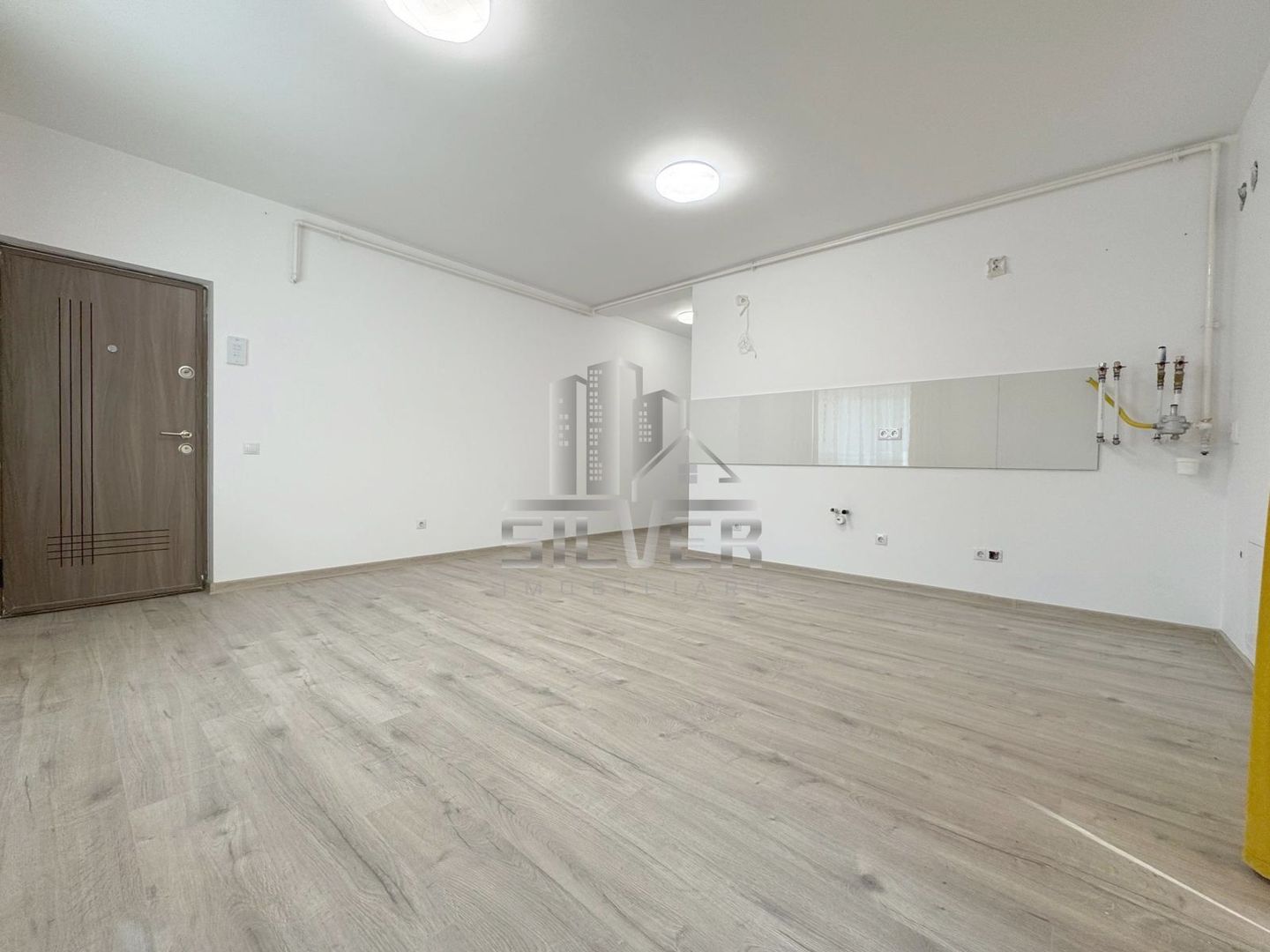 Apartament cu 2 camere/gradina 75 mp/zona Parc Poligon. - Poză 3