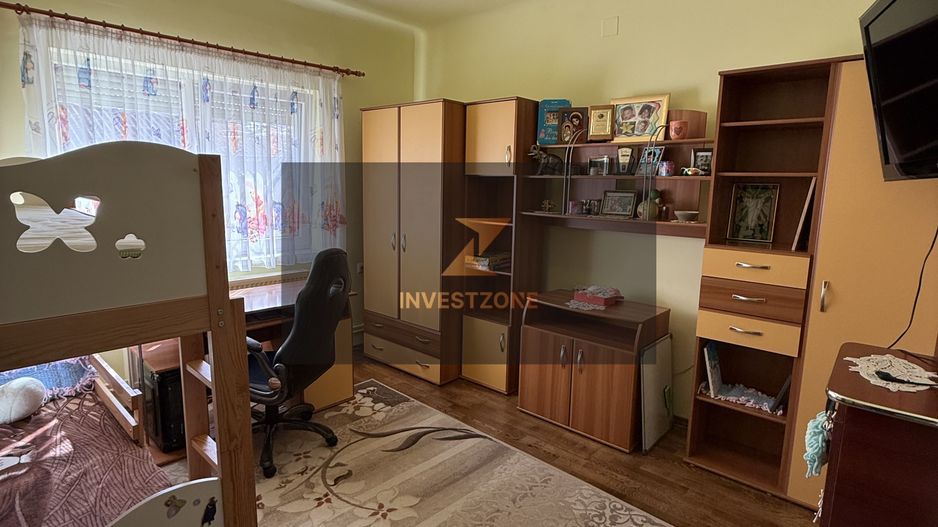 Apartament la casă cu curte proprie 311 mp și acces auto Ioșia, Oradea - Poză 12