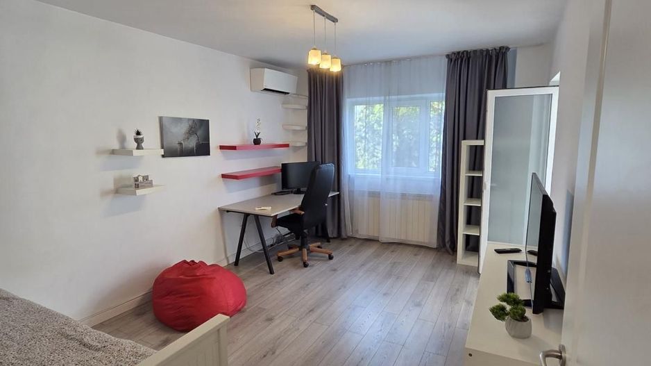 GARSONIERA - TINERETULUI, BUCATARIE INCHISA, METROU, MOBILAT MODERN - Poză 1