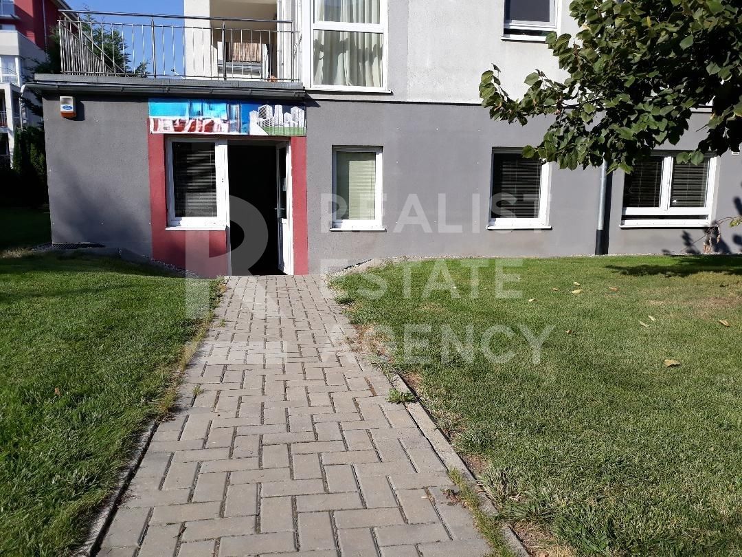 Spațiu comercial de închiriat, 90 mp, complexul Avantgarden, Brașov - Poză 1