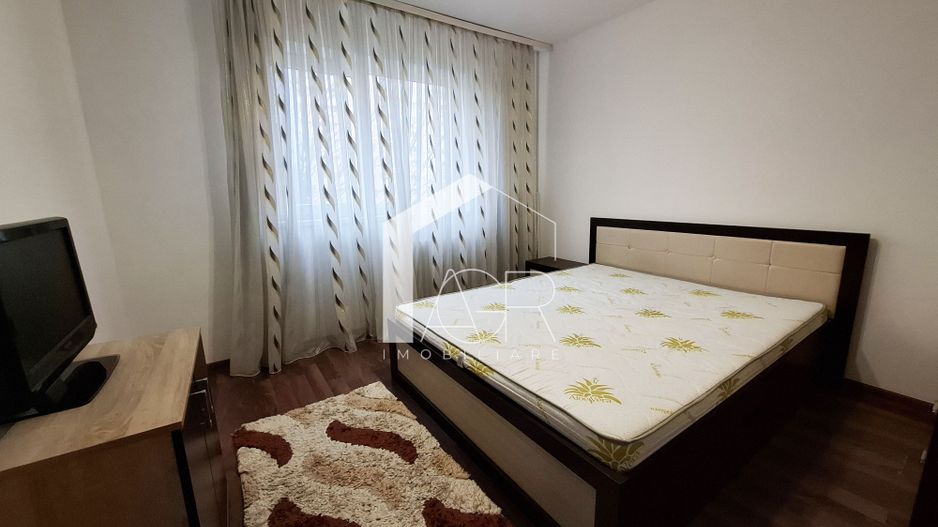 Apartament cu 3 camere, decomandat, zona Republicii - Poză 6