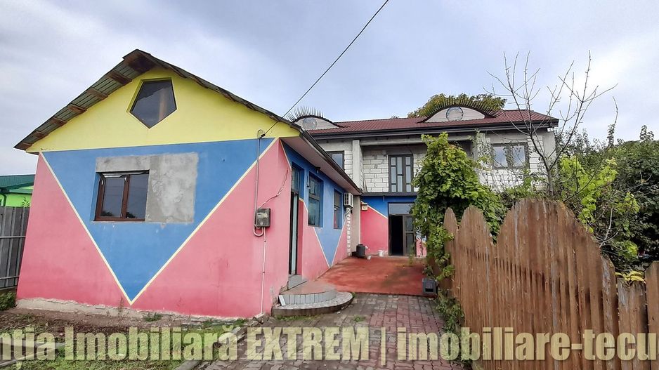 Casă şi spaţiu multifuncţional, bar, sală de evenimente în Brătuleşti - Poză 1